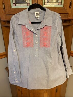 Ivy Jane 100% cotton pinstripe with Embroidered stitch detailing pop over top M